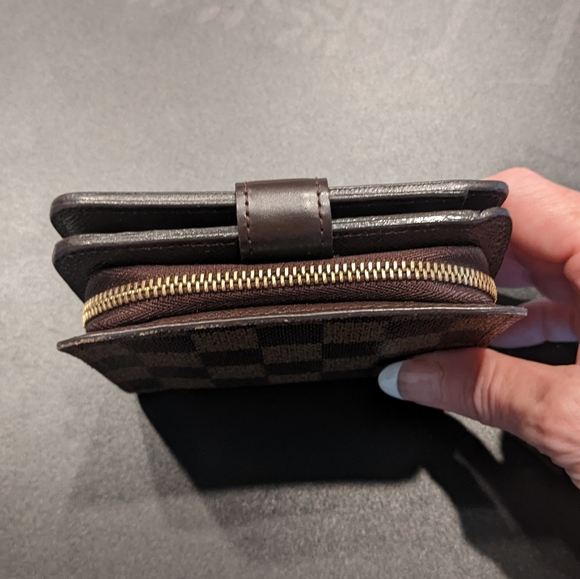 Damier Ebene Compact Zip Wallet - Picture 9 of 12